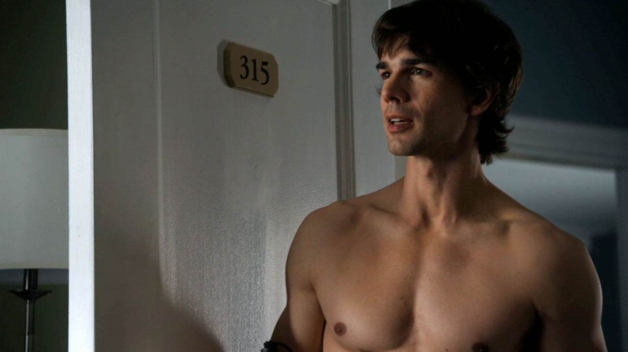 Christopher Gorham Shirtless In Covert Affairs Ep