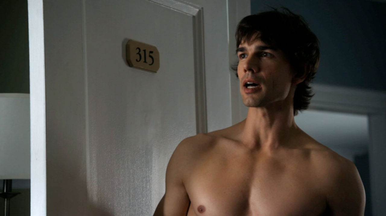 Christopher Gorham Shirtless in Covert Affairs Ep 2×03