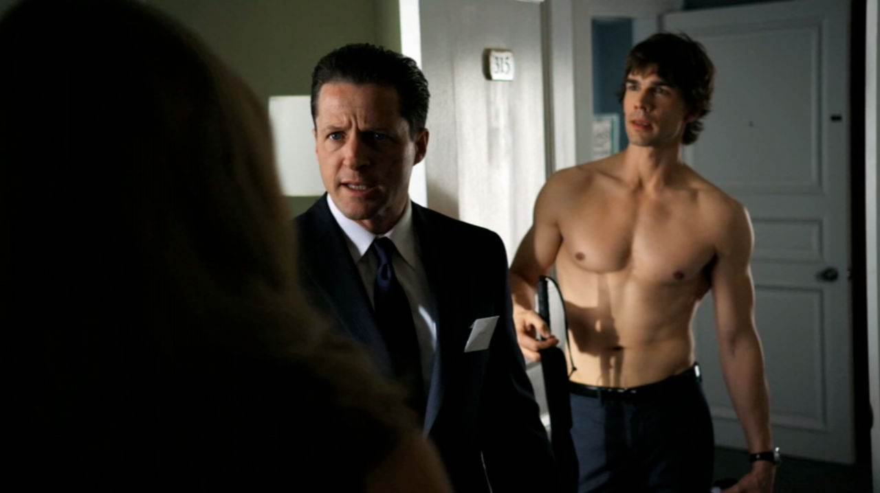 Christopher Gorham Shirtless In Covert Affairs Ep 2×03