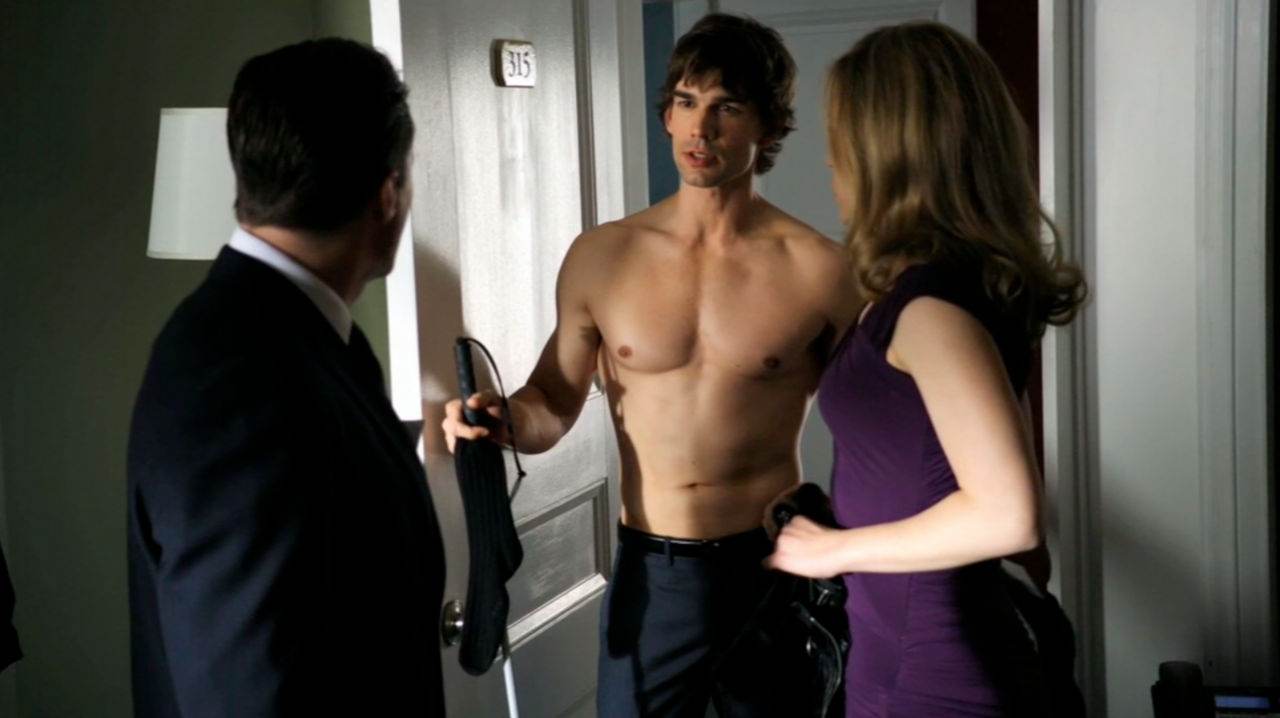 Christopher Gorham Shirtless in Covert Affairs Ep 2×03