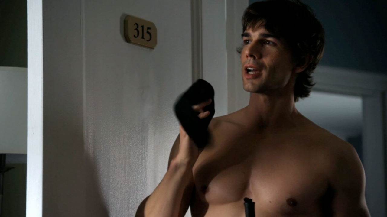 Christopher Gorham Shirtless in Covert Affairs Ep 2×03