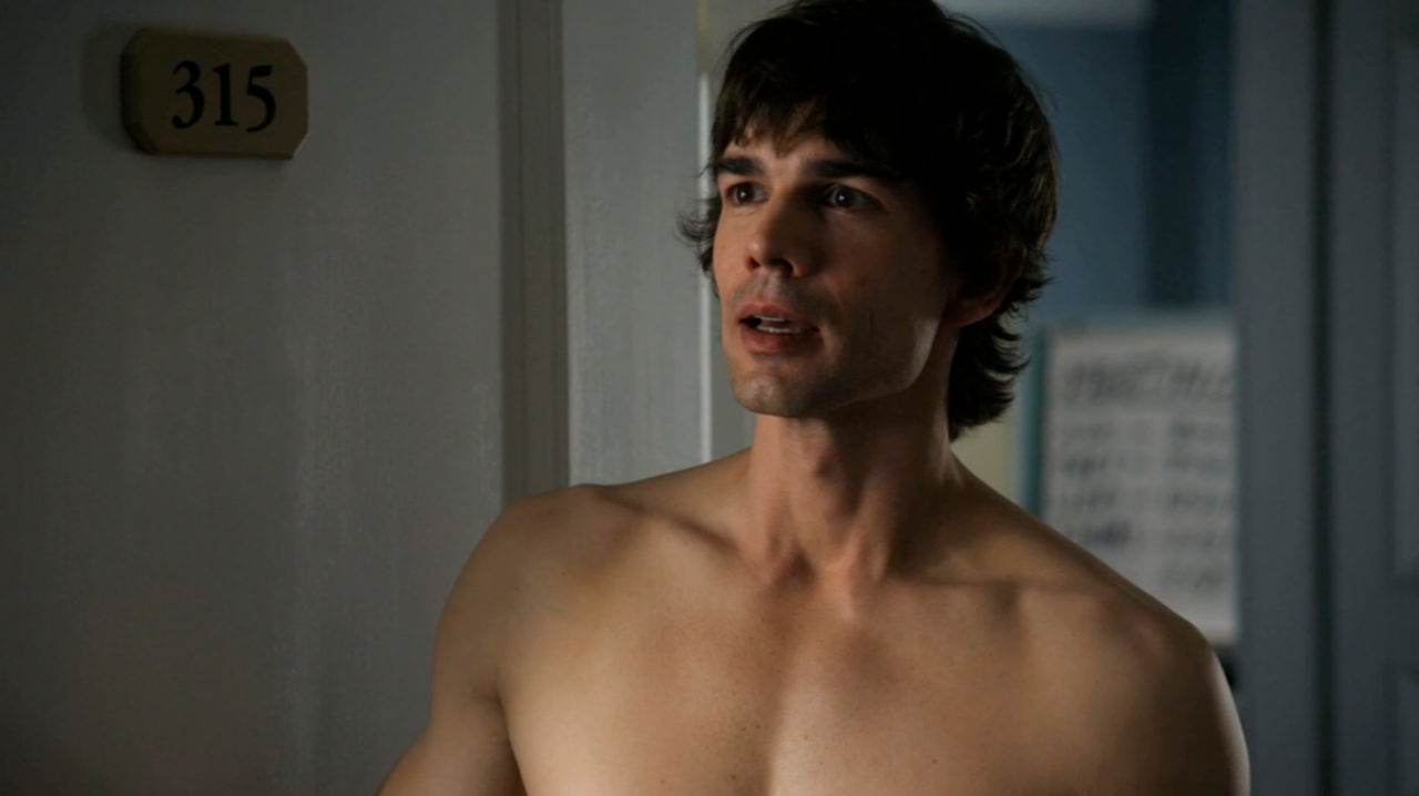 Christopher Gorham Shirtless in Covert Affairs Ep 2×03