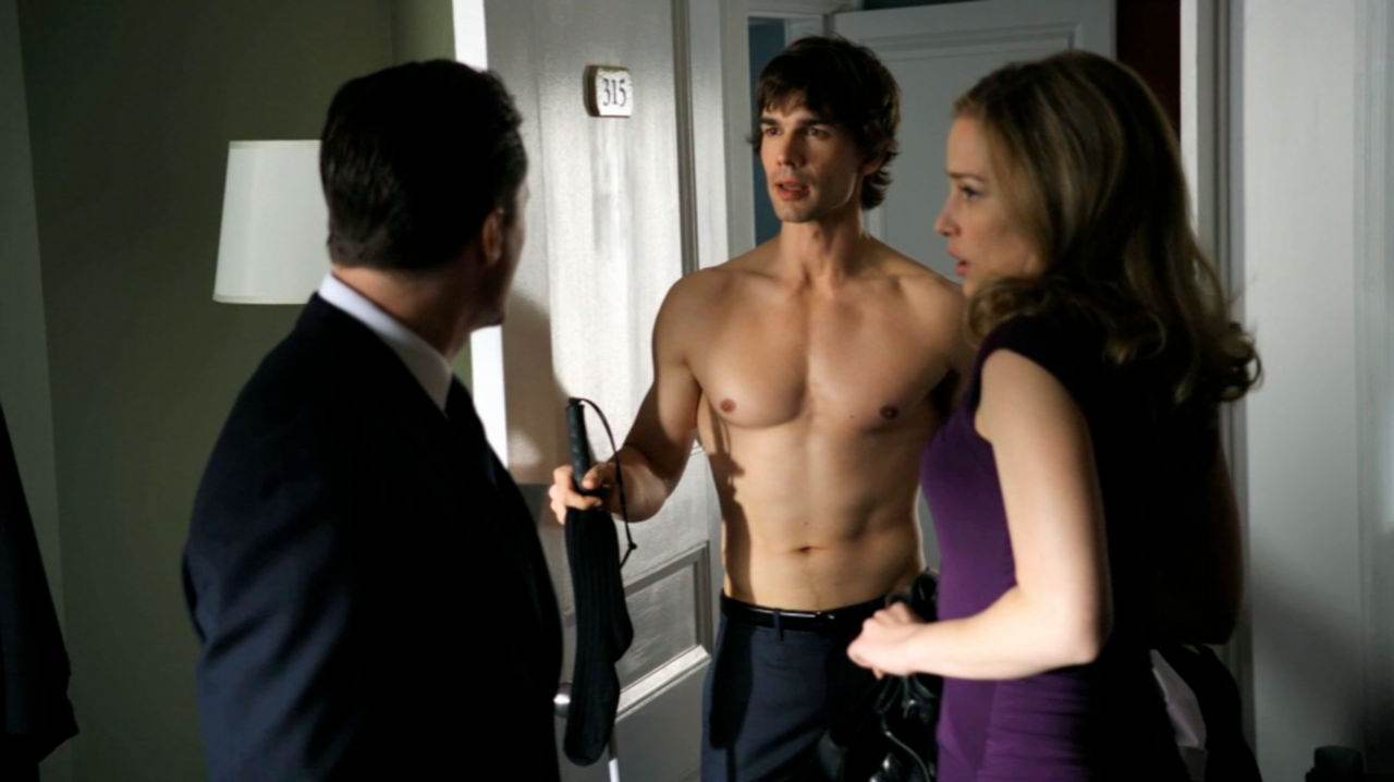 Christopher Gorham Shirtless in Covert Affairs Ep 2×03