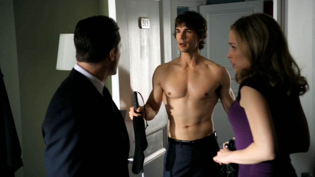 Christopher Gorham Shirtless in Covert Affairs Ep 2×03