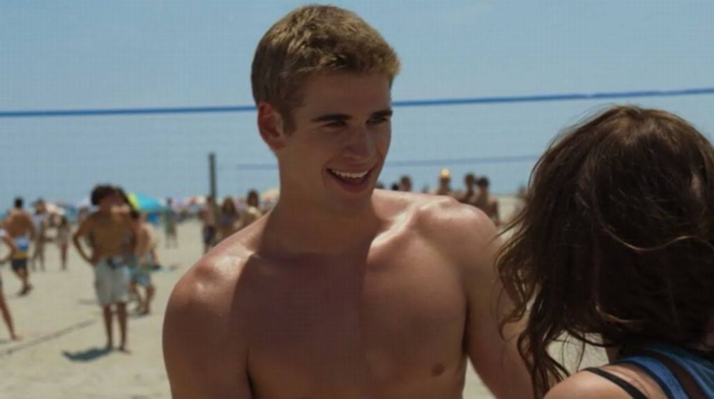 Liam Hemsworth Shirtless in The Last Song