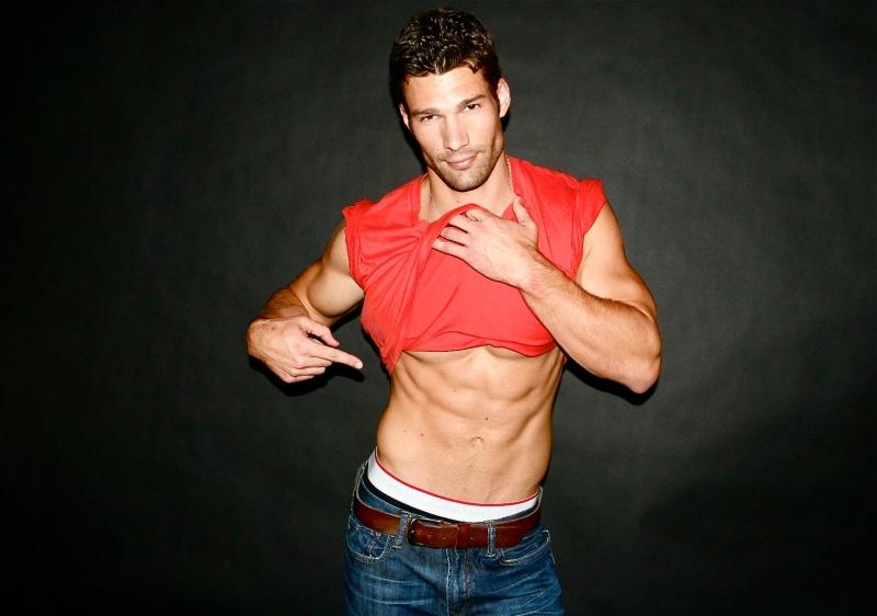 นายแบบ 077