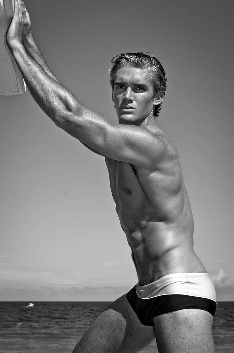 นายแบบ 077