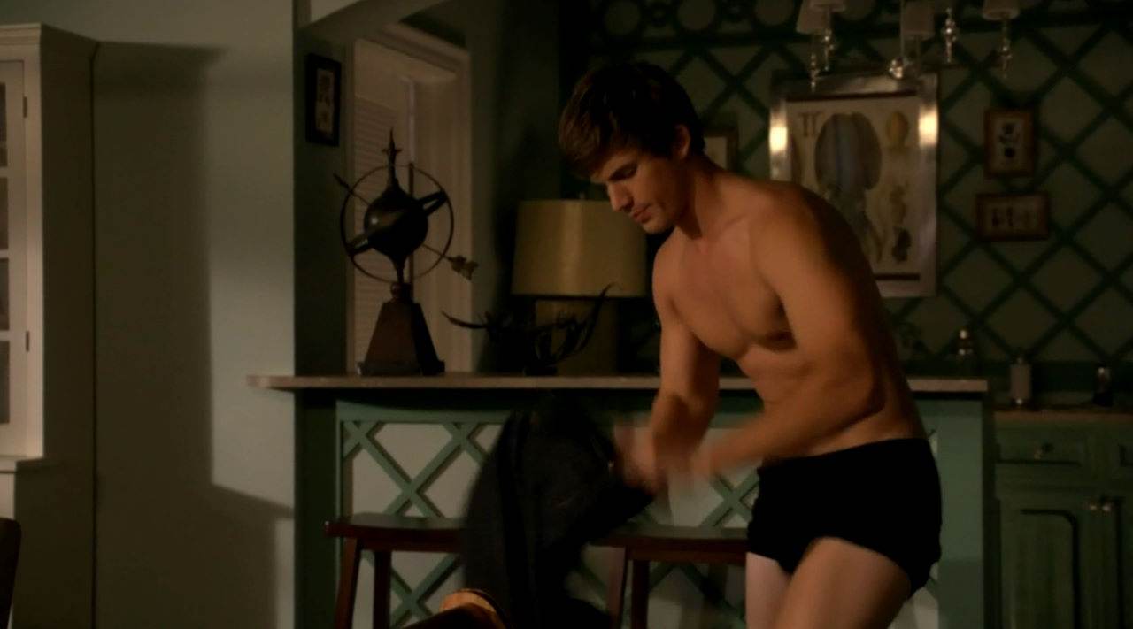 Matt Lanter Shirtless Yet Again on 90210 (Ep 3&times;07)