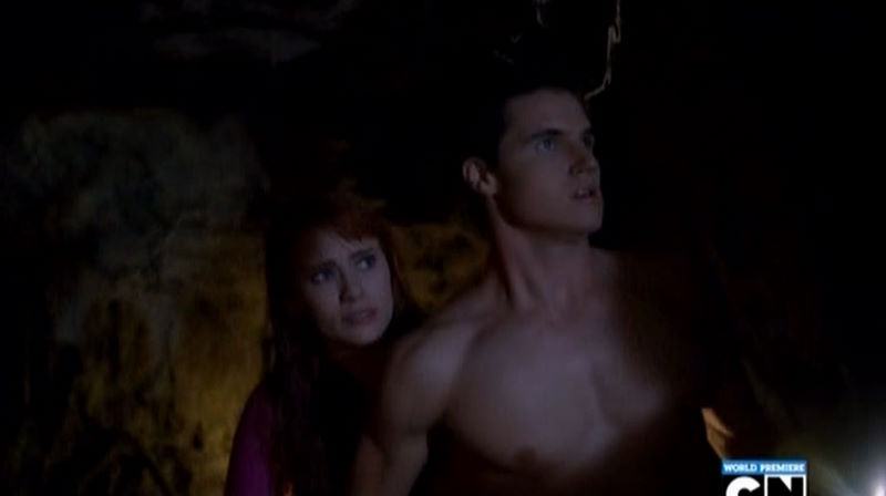 Robbie Amell Shirtless in Scooby-Doo! Curse of the Lake Monster