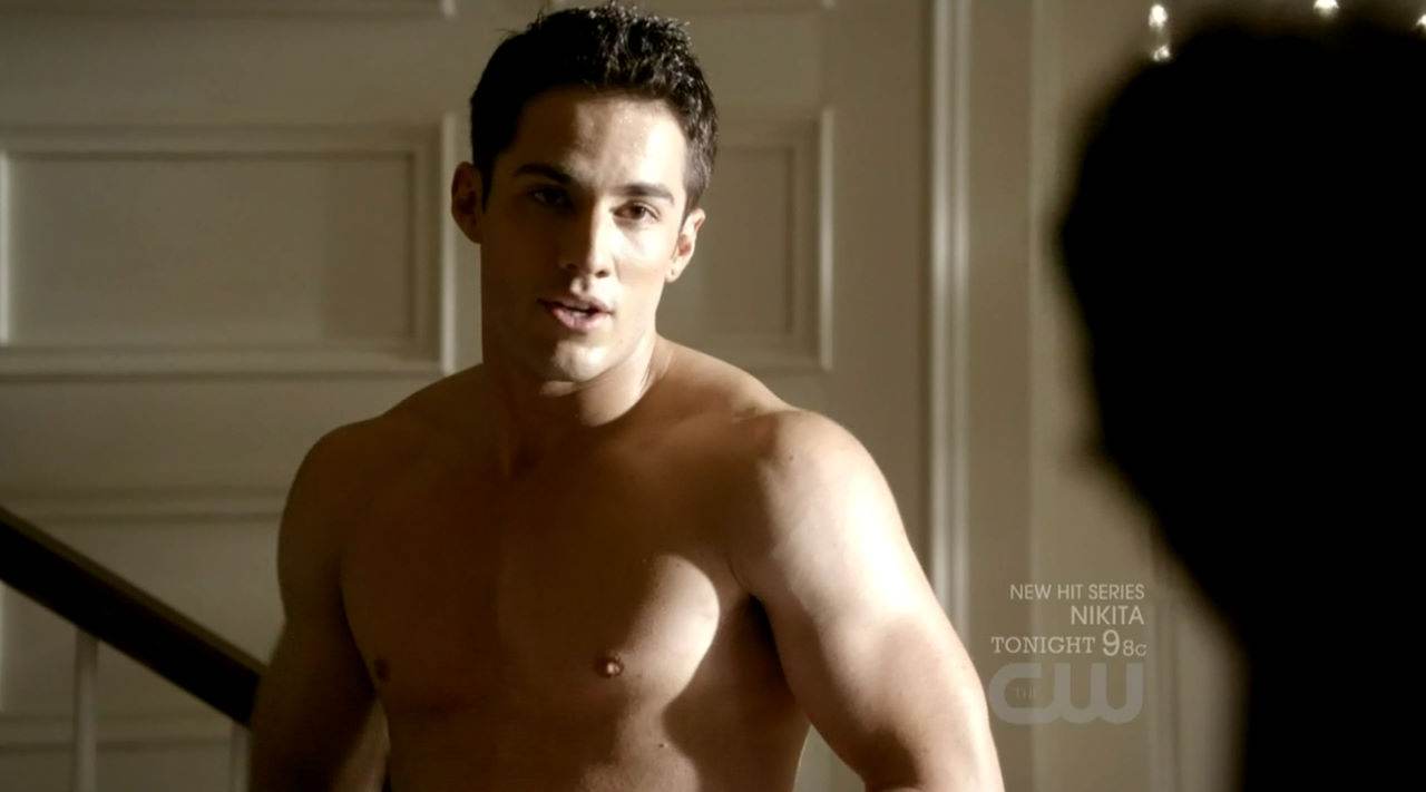 Michael Trevino Shirtless In Vampire Diaries Ep