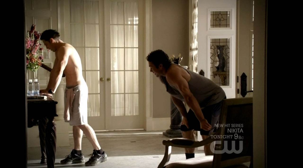 Michael Trevino Shirtless in Vampire Diaries Ep 2×02