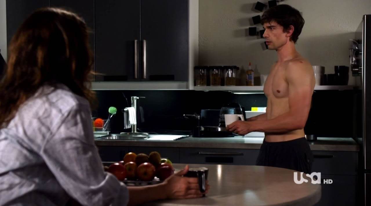 Christopher Gorham, et al Shirtless in Covert Affairs Ep 1&times;09