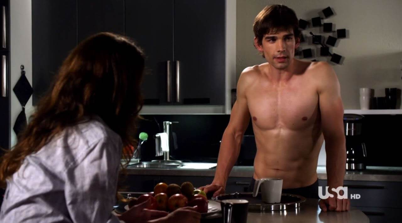 Christopher Gorham, et al Shirtless in Covert Affairs Ep 1&times;09