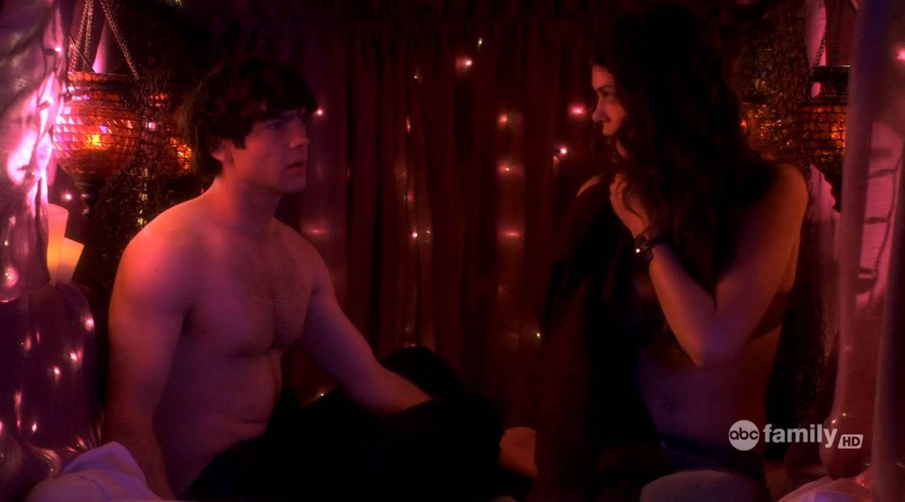 Chris Zylka & Ethan Peck Shirtless in "10 Things I Hate About You" Ep 1×16