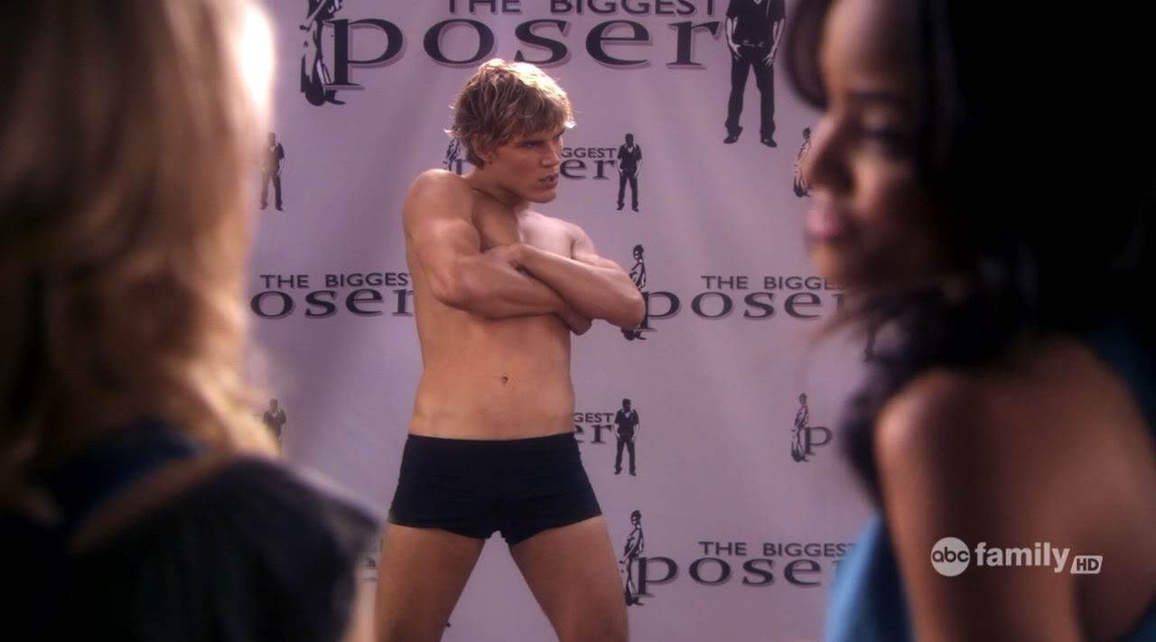 Chris Zylka & Ethan Peck Shirtless in "10 Things I Hate About You" Ep 1&times;16