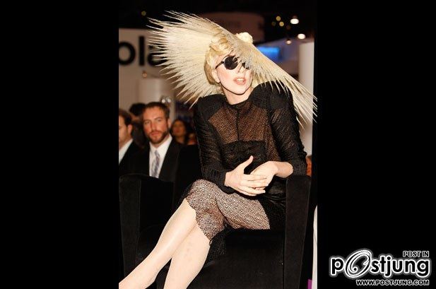 Lady Gaga กับทรงผมแปลกๆ