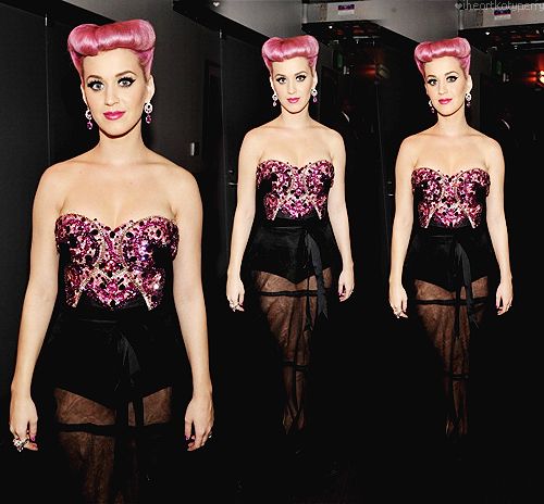 Katy Perry สวยสง่ามากๆ  @AMAs 2011