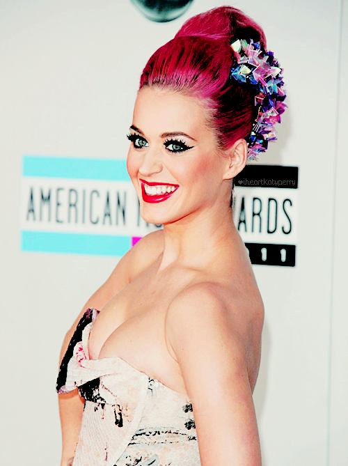 Katy Perry สวยสง่ามากๆ  @AMAs 2011