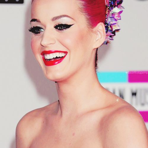 Katy Perry สวยสง่ามากๆ  @AMAs 2011