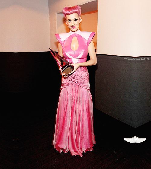 Katy Perry สวยสง่ามากๆ  @AMAs 2011