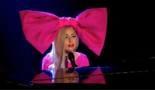 Lady Gaga น่ารักมากๆ @ Alan Carr Chatty Man