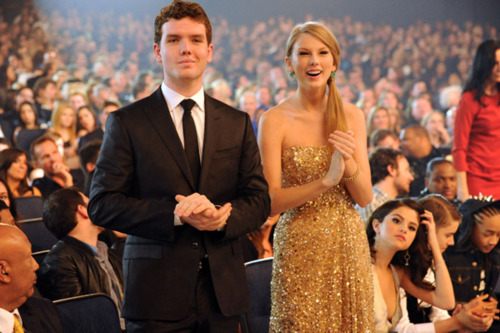 Taylor Swift ในงาน AMAs 2011 สวยมากๆๆ