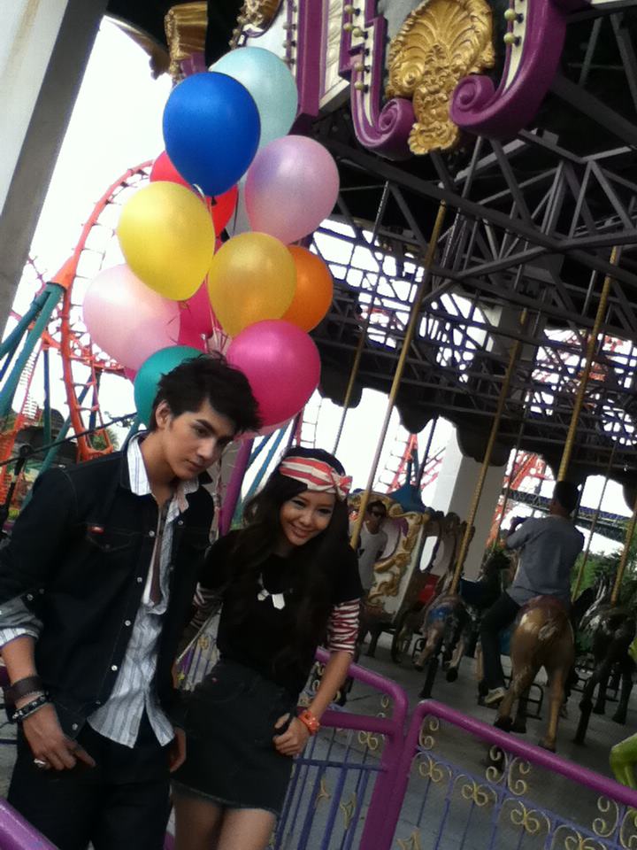 เต้ย-จรินทร์พร & เม้าส์-ณัฐชา @ เปรียว vol. 31 no. 687 November 2011