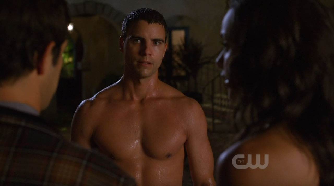 Shaun Sipos & Colin Egglesfield Shirtless in "Melrose" Ep 1×10