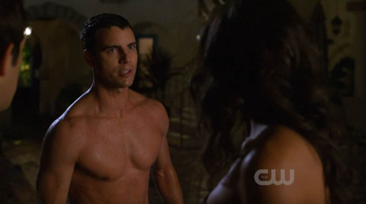 Shaun Sipos & Colin Egglesfield Shirtless in "Melrose" Ep 1×10
