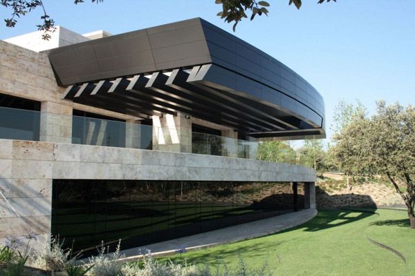 Modern Zen House Design in Madrid, Spain