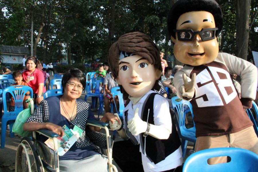 เบิร์ดแลนด์ ช่วยเหลือผู้ประสบภัยน้ำท่วม ณ.ค่ายหลวงบ้านไร่ จ.ราชบุรี