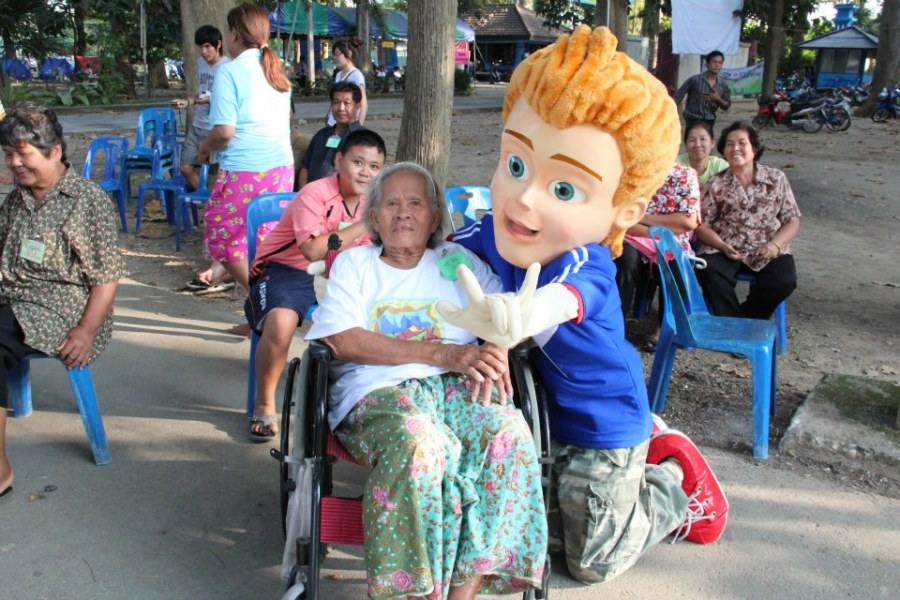 เบิร์ดแลนด์ ช่วยเหลือผู้ประสบภัยน้ำท่วม ณ.ค่ายหลวงบ้านไร่ จ.ราชบุรี