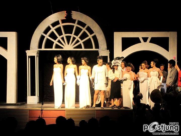 หมู่มวลตัวละคร