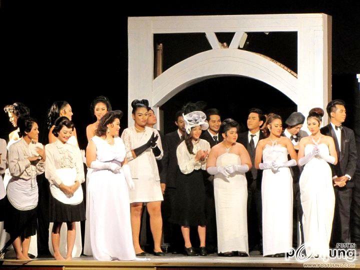 หมู่มวลตัวละคร