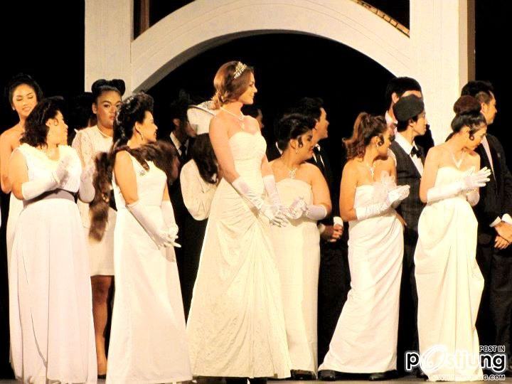 หมู่มวลตัวละคร