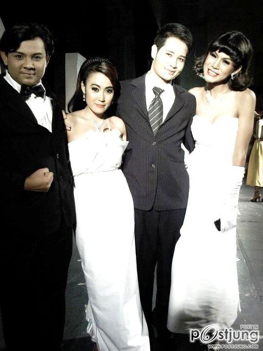 ก่อนเริ่มการแสดง