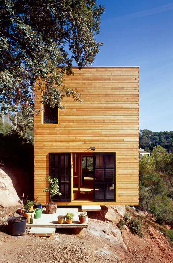 Mountain Home Ideas &ndash; Hillside Home in Barcelona