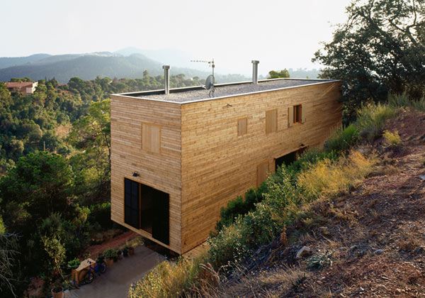 Mountain Home Ideas &ndash; Hillside Home in Barcelona