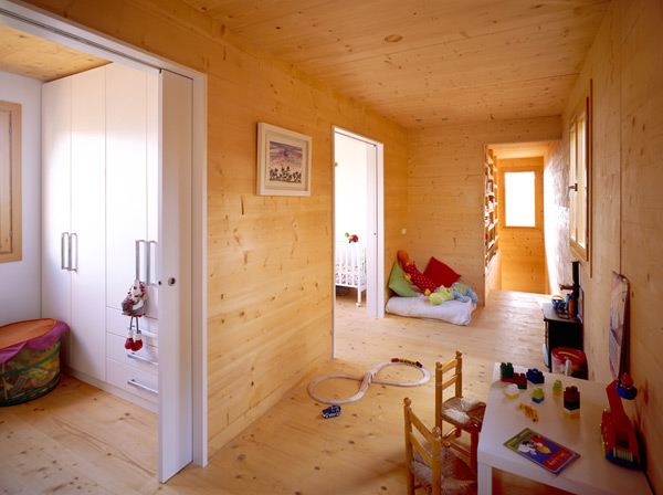 Mountain Home Ideas &ndash; Hillside Home in Barcelona