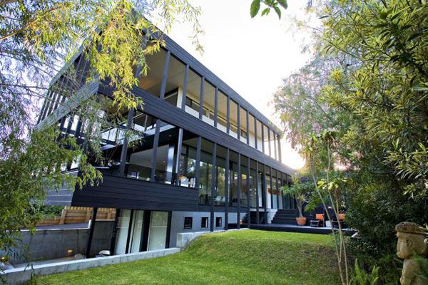 Modern Waterfront Home - Timber Design in Australia