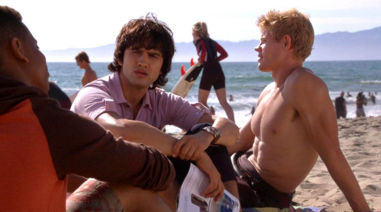 ชอบกล้ามหน้าท้องแบบนี้อ่ะ Trevor Donovan and Tristan Wilds Shirtless in 90210 Ep 2&times;04