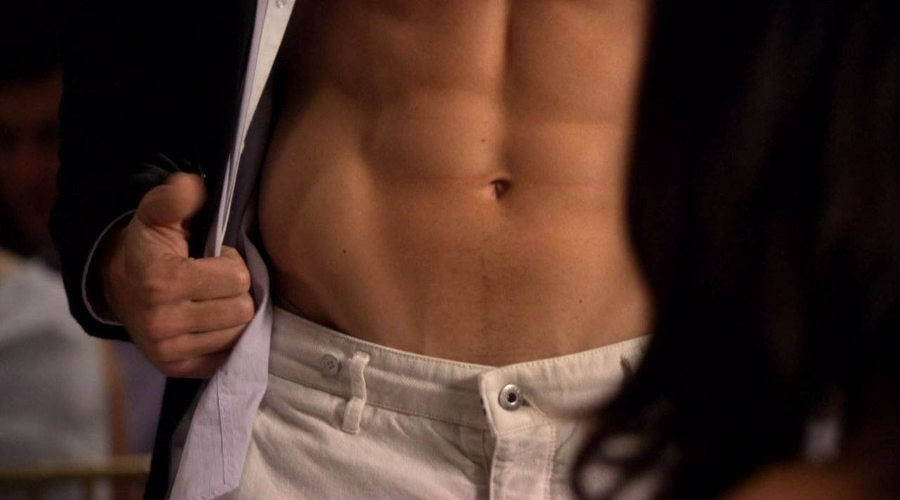 ชอบกล้ามหน้าท้องแบบนี้อ่ะ Trevor Donovan and Tristan Wilds Shirtless in 90210 Ep 2&times;04