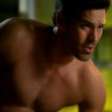 Eddie Cibrian Gets Shirtless in His  CSI: Miami  Debut