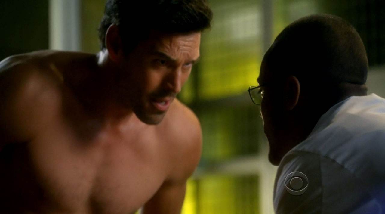 Eddie Cibrian Gets Shirtless in His "CSI: Miami" Debut