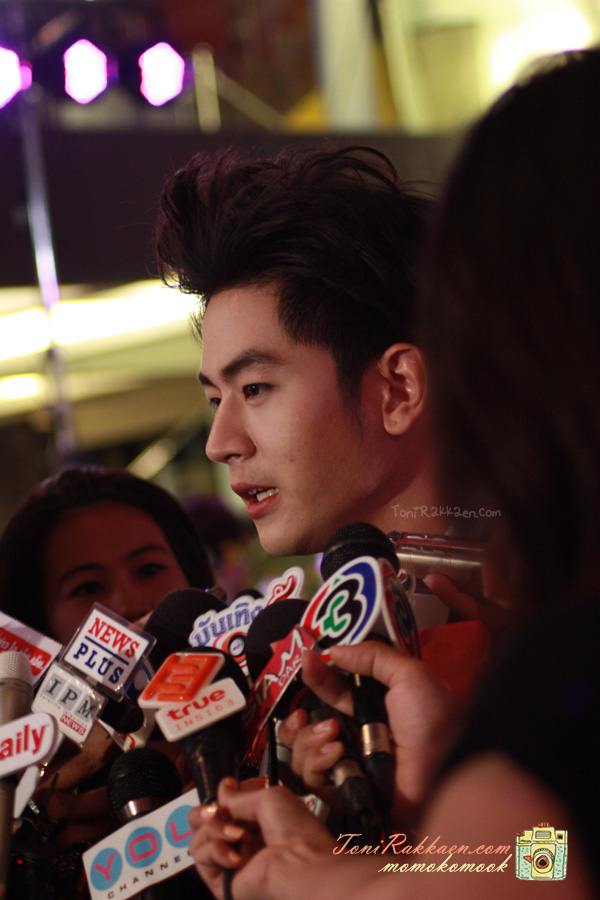 โทนี่ รากแก่น & แมท ภีรนีย์ @ งานPremiere Twilight Saga Breaking Dawn