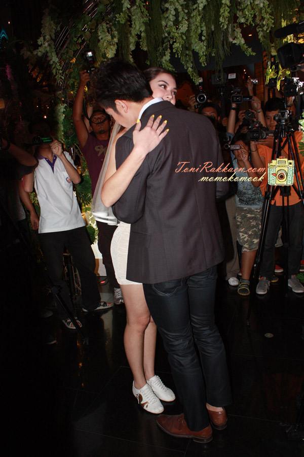 โทนี่ รากแก่น & แมท ภีรนีย์ @ งานPremiere Twilight Saga Breaking Dawn