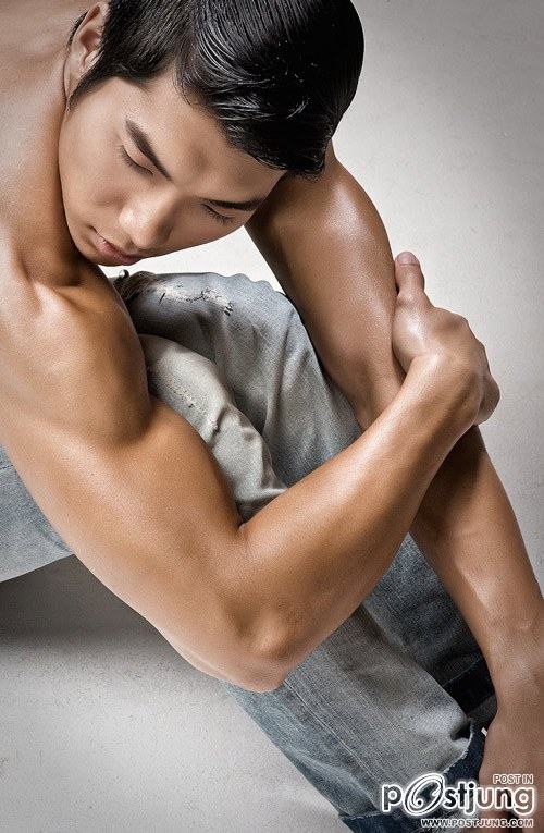 หนุ่มเนียนๆ น่าแยกเซ็ต