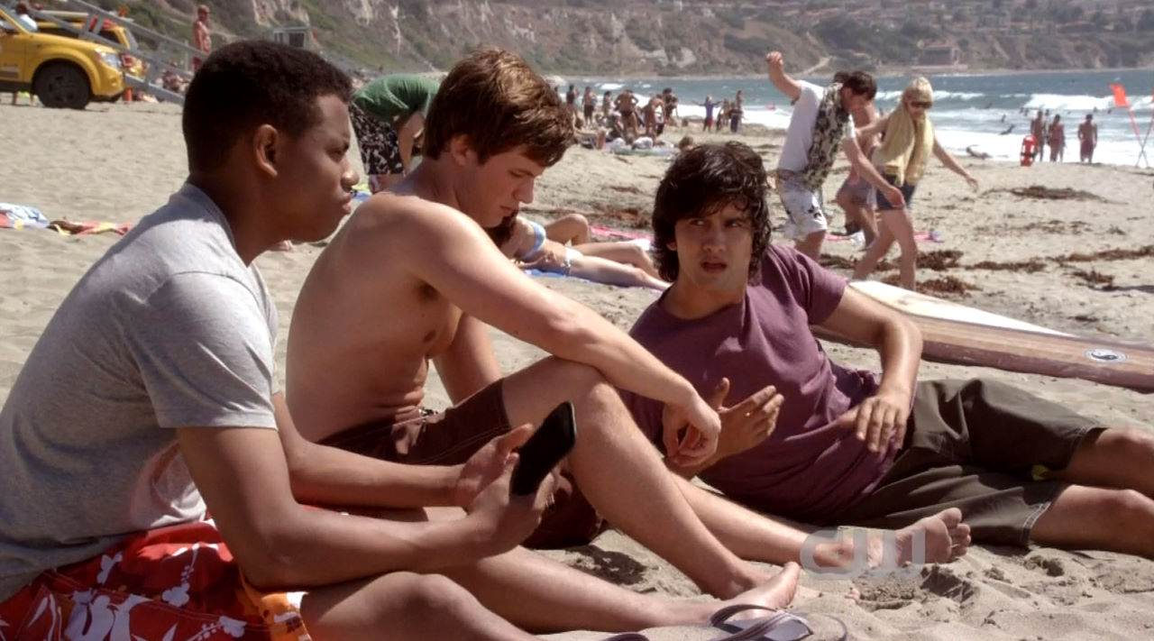 Matt Lanter Shirtless in "90210" Ep 2×02