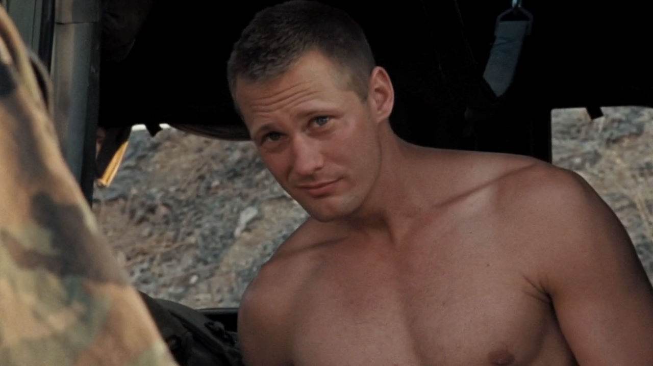 Alexander Skarsg&aring;rd, Kellan Lutz, et al in "Generation Kill"