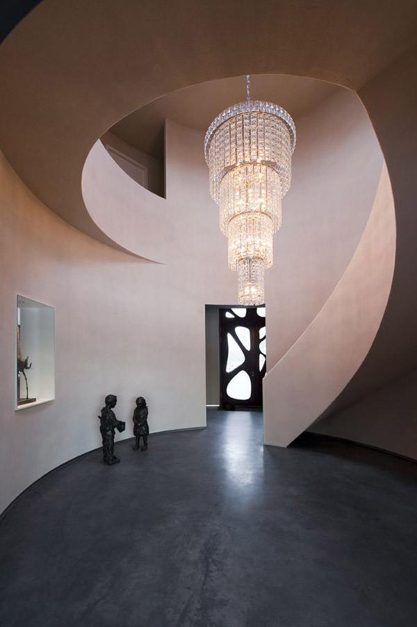 Netherlands Architecture Inspired by Seashell and Dali